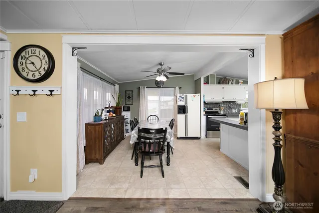 $137,000 | 2240 West Broadway Avenue, Unit 129, Moses Lake, WA 98837