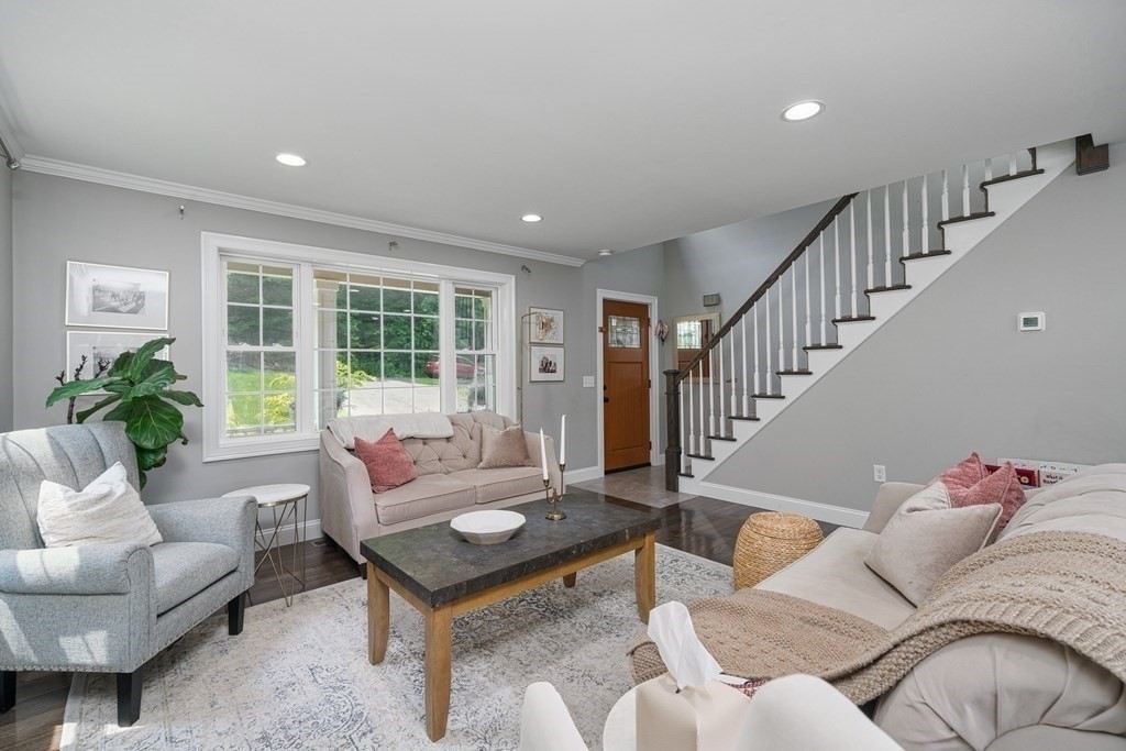83 Federal Street Agawam, MA 01001 - Photo 6 of 26