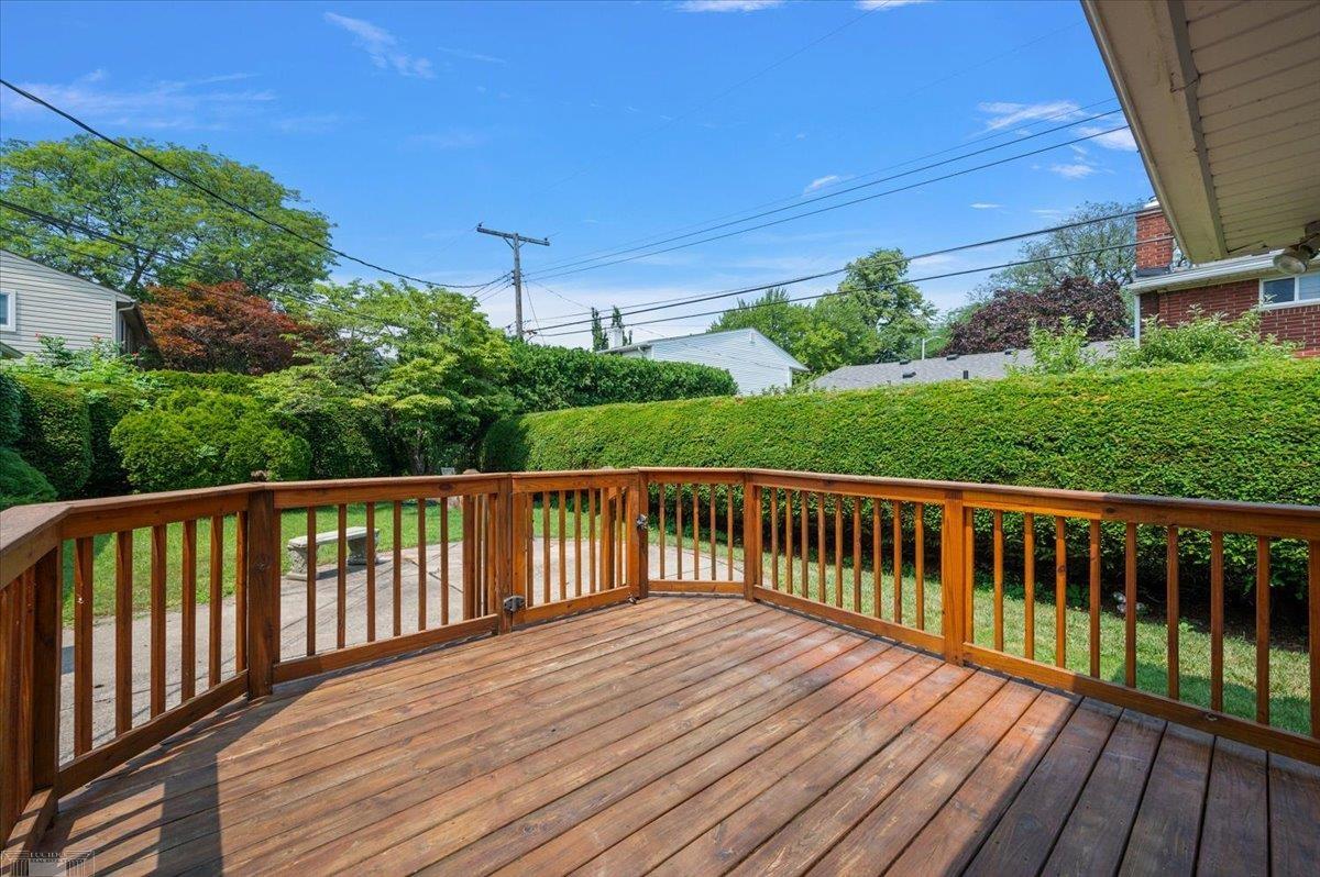 632 South Rosedale Court Grosse Pointe, MI 48236 - Photo 44 of 63 50181913-941eeab6-2370-44e5-a3c0-832c1bf6655c.JPG