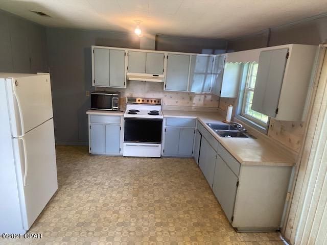 3166 5 Points Road Cottondale, FL 32431 - Photo 3 of 13