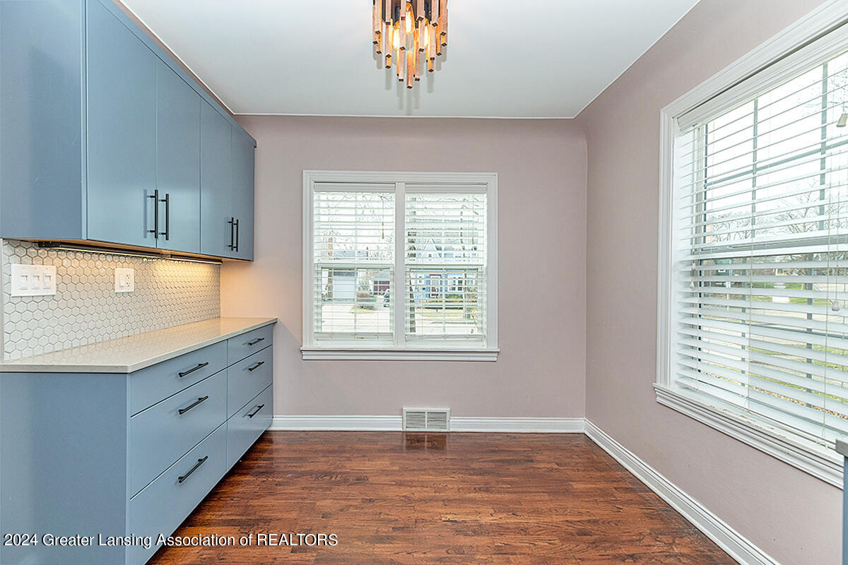 820 Huntington Road East Lansing, MI 48823 - Photo 8 of 30 Breakfast Nook