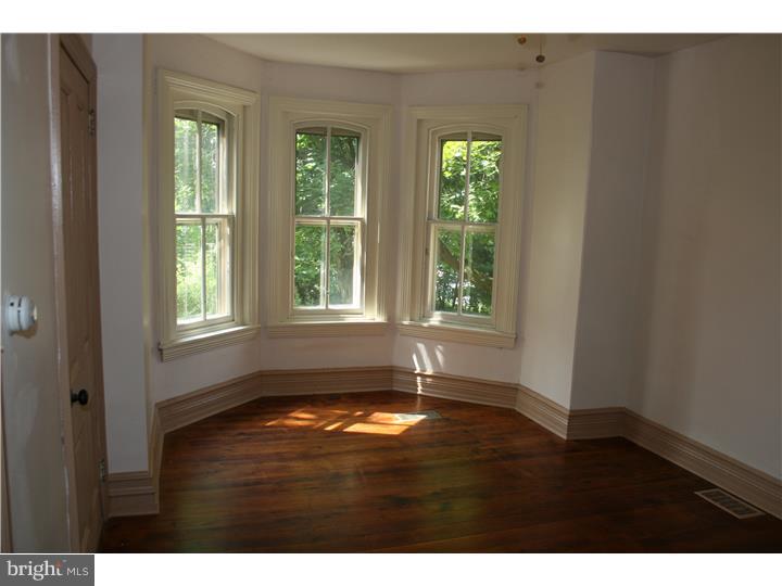 1114 Station Road Palm, PA 18070 - Photo 8 of 25 Living Room