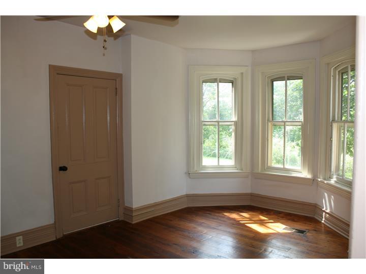 1114 Station Road Palm, PA 18070 - Photo 9 of 25 Living Room