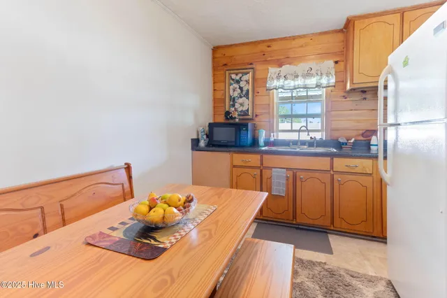 $189,000 | 410 Elizabethtown Road, Bladenboro, NC 28320