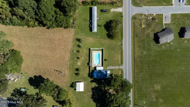 $189,000 | 410 Elizabethtown Road, Bladenboro, NC 28320