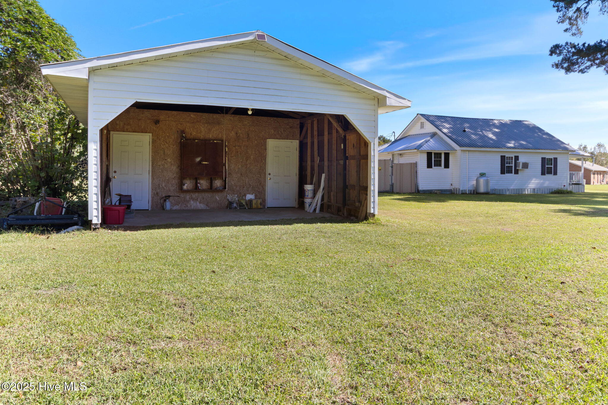 410 Elizabethtown Road Bladenboro, NC 28320 - Photo 33 of 44 34-web-or-mls-IMG_2295
