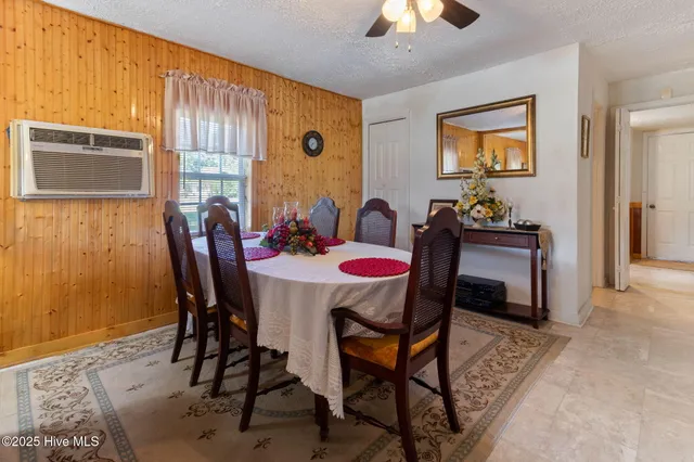 $189,000 | 410 Elizabethtown Road, Bladenboro, NC 28320