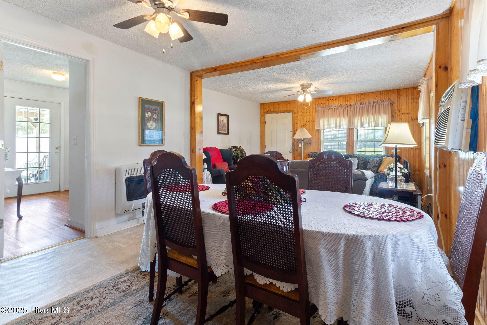 410 Elizabethtown Road Bladenboro, NC 28320 - Photo 10 of 44 13-web-or-mls-IMG_2214RE