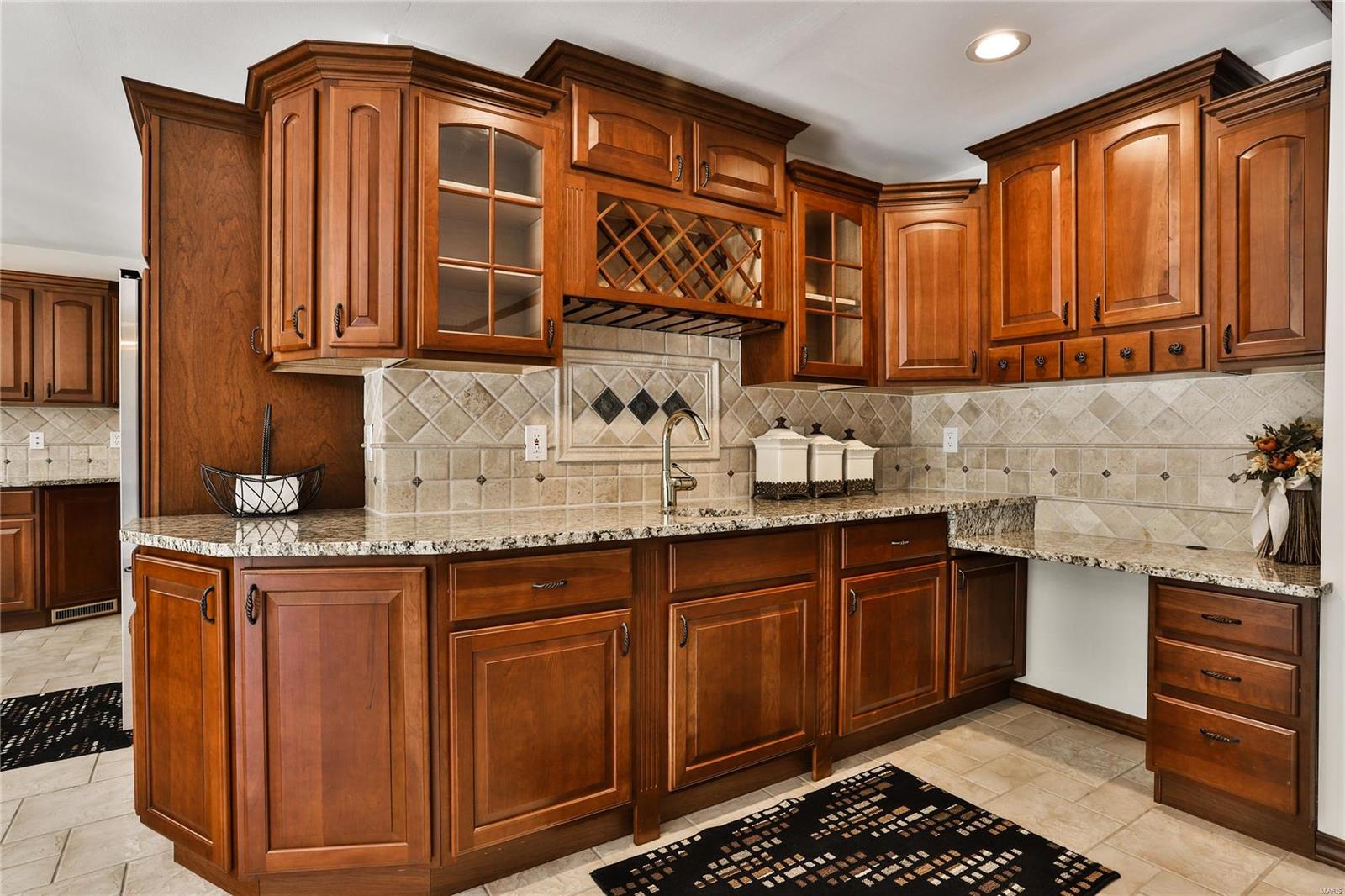 487 Brightfield Trail Ballwin, MO 63021 - Photo 6 of 27 Gallery Image 6