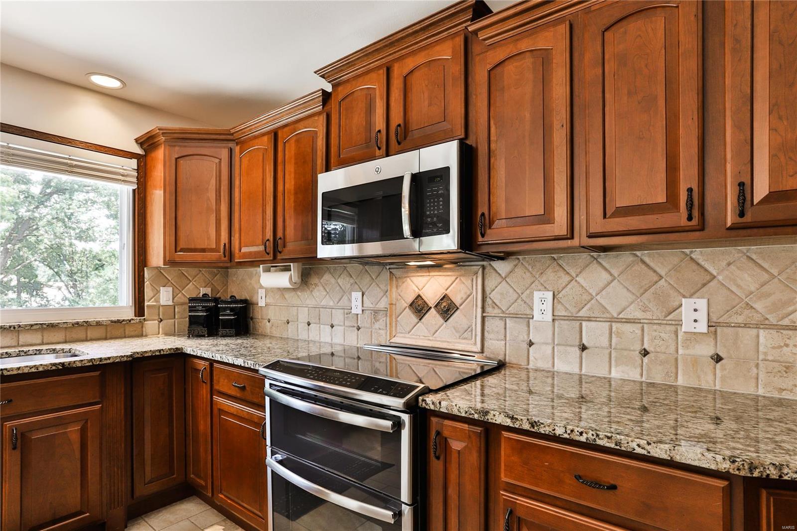 487 Brightfield Trail Ballwin, MO 63021 - Photo 7 of 27 Gallery Image 7
