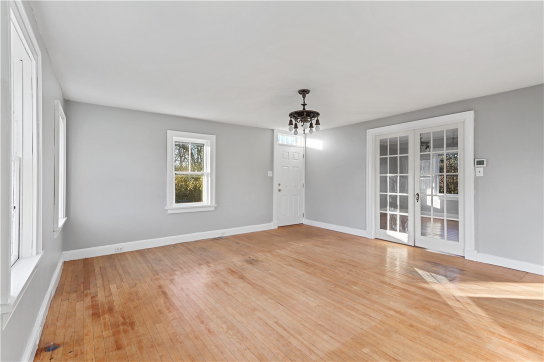 4502 Main Road Tiverton, RI 02878 - Photo 15 of 43