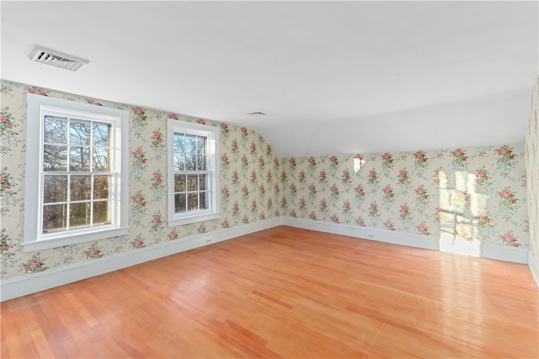 4502 Main Road Tiverton, RI 02878 - Photo 23 of 43 bedroom