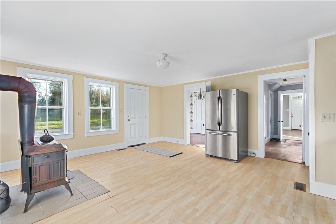 4502 Main Road Tiverton, RI 02878 - Photo 8 of 43