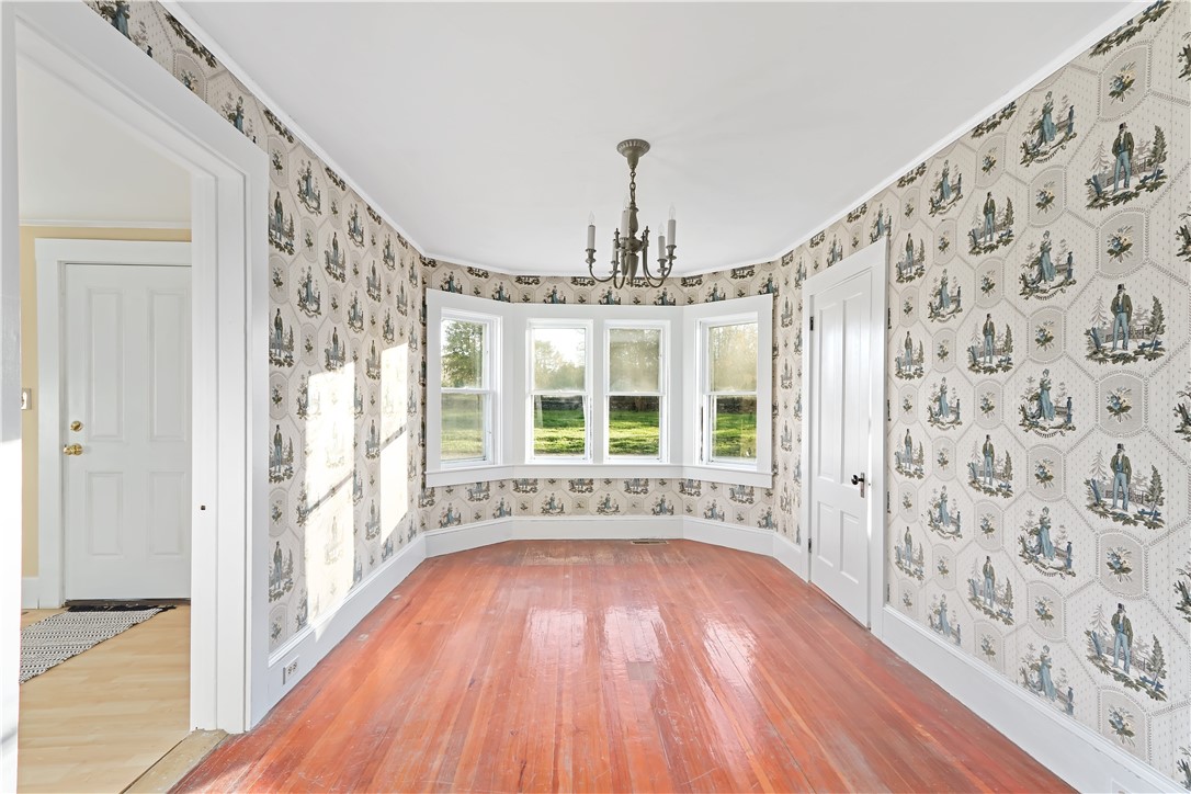 4502 Main Road Tiverton, RI 02878 - Photo 9 of 43 dining room
