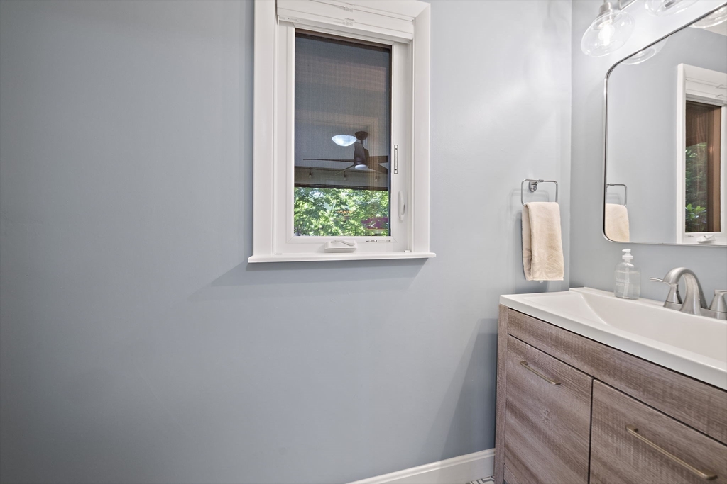 36 Maple Street, Unit 36 Canton, MA 02021 - Photo 8 of 40