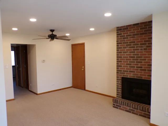 $1,800 | 809 South Dwyer Avenue, Unit 3E, Arlington Heights, IL 60005