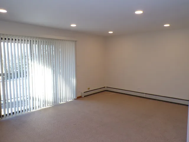 $1,800 | 809 South Dwyer Avenue, Unit 3E, Arlington Heights, IL 60005