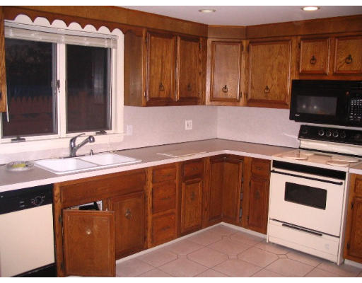 13 Emerson Road North Reading, MA 01864 - Photo 3 of 8 Gallery Image 3