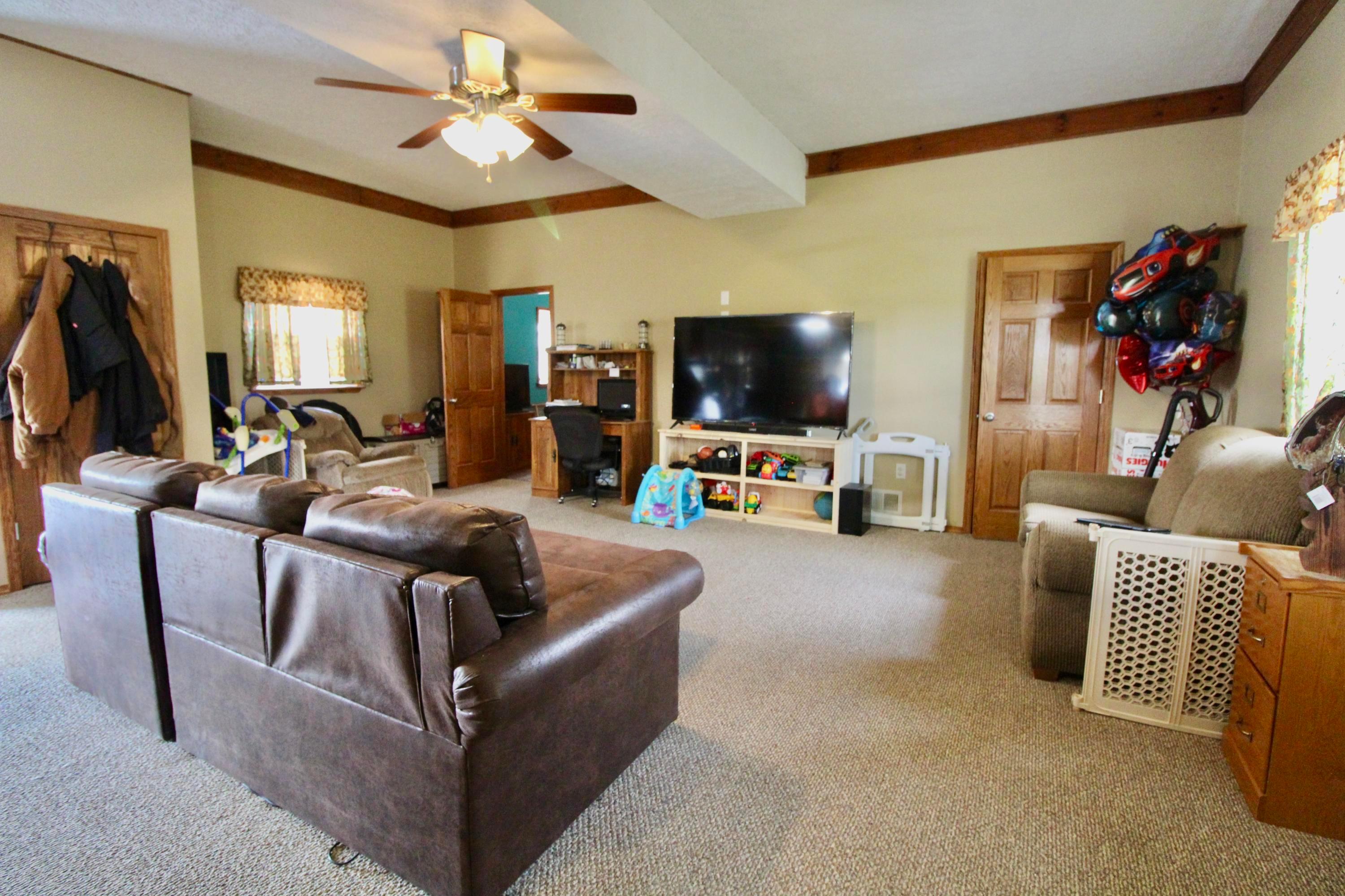 4671 Mainesville Road East Junction City, OH 43748 - Photo 4 of 15