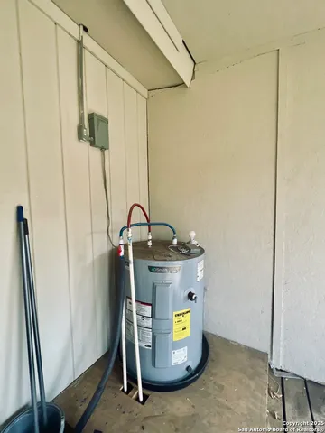 a view of a storage & utility room