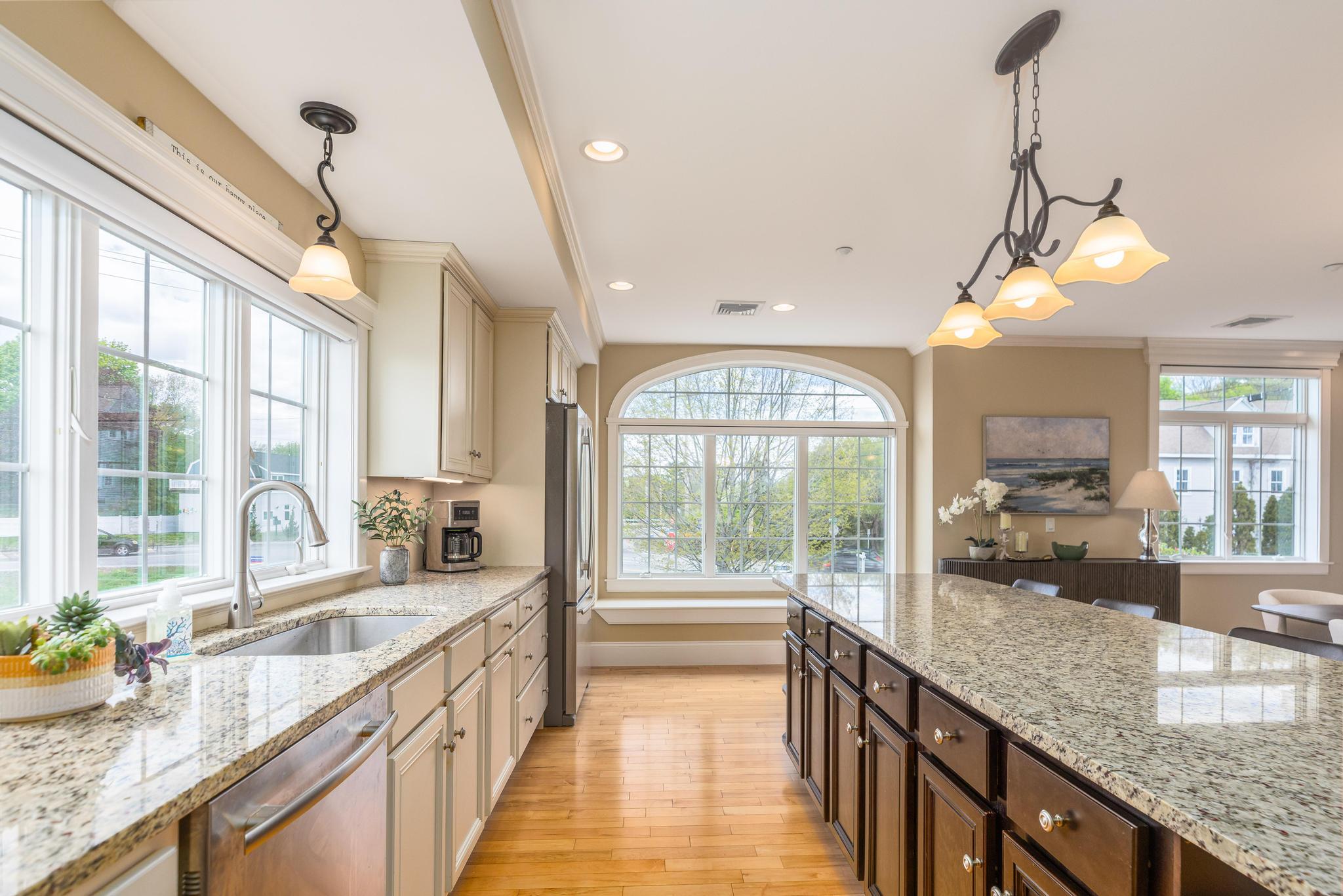 19 Bridge Street, Unit 1 Kittery, ME 03904 - Photo 7 of 44