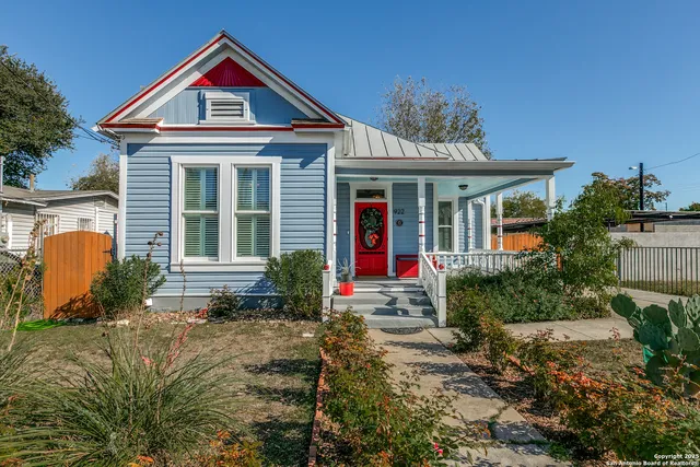 $439,000 | 922 North Pine Street, San Antonio, TX 78202