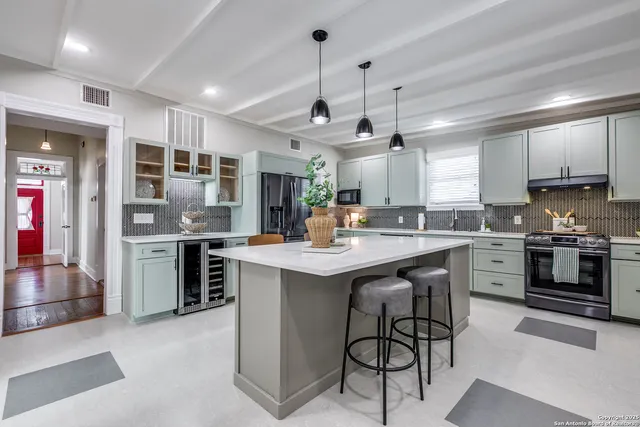 $439,000 | 922 North Pine Street, San Antonio, TX 78202