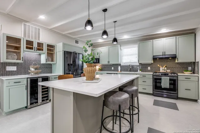 $439,000 | 922 North Pine Street, San Antonio, TX 78202