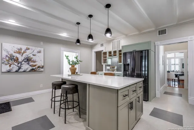 $439,000 | 922 North Pine Street, San Antonio, TX 78202