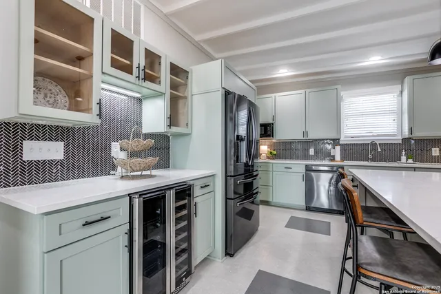 $439,000 | 922 North Pine Street, San Antonio, TX 78202