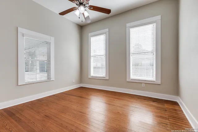 $439,000 | 922 North Pine Street, San Antonio, TX 78202