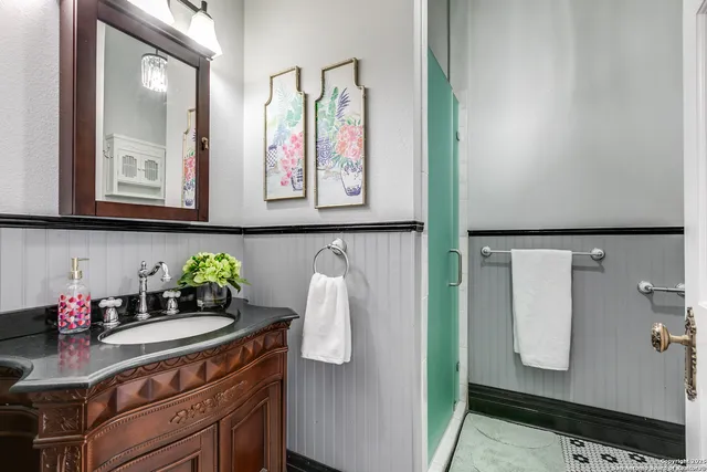 $439,000 | 922 North Pine Street, San Antonio, TX 78202