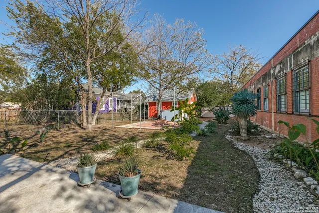 $439,000 | 922 North Pine Street, San Antonio, TX 78202
