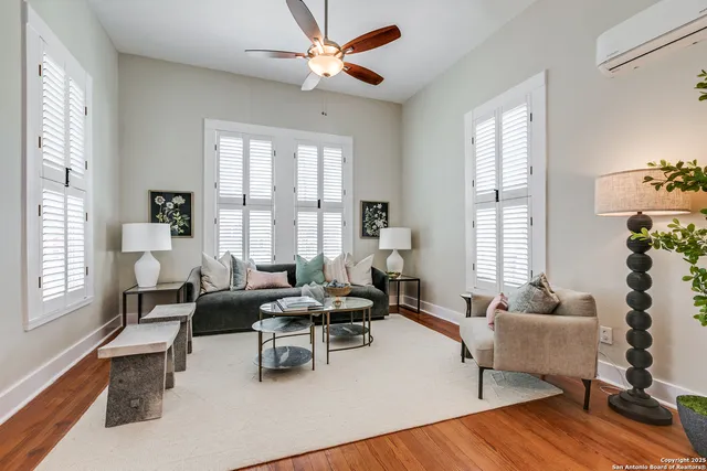 $439,000 | 922 North Pine Street, San Antonio, TX 78202