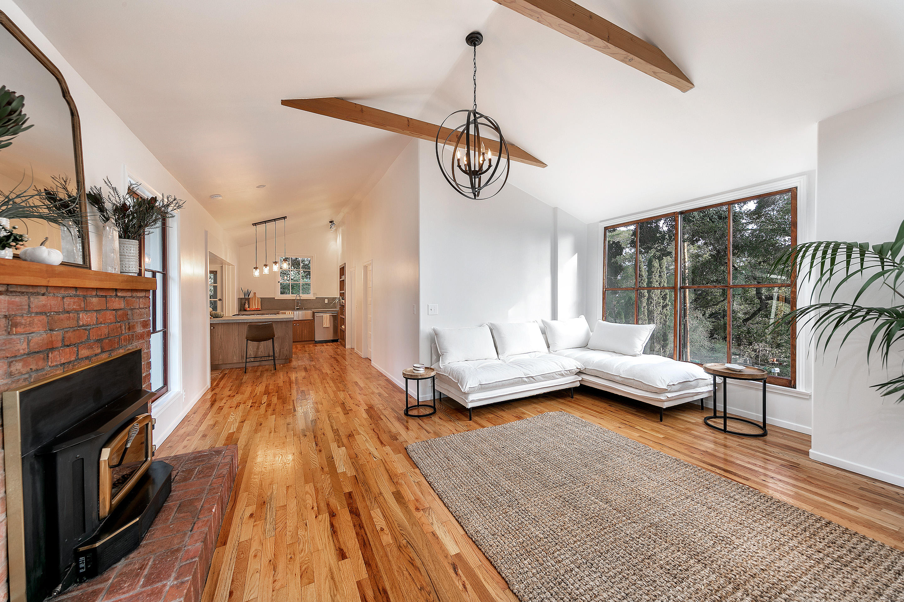 884 Cheltenham Road Santa Barbara, CA 93105 - Photo 5 of 16 884CheltenhamRd_12_01
