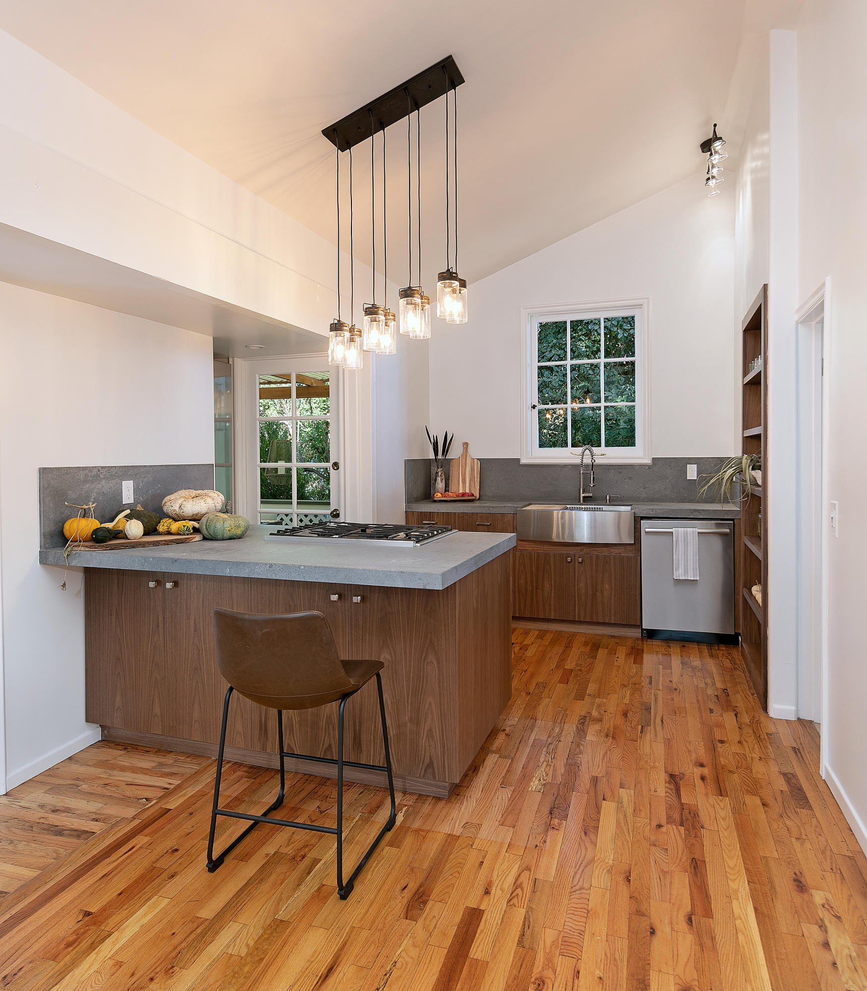 884 Cheltenham Road Santa Barbara, CA 93105 - Photo 6 of 16 884CheltenhamRd_09_01 (1)