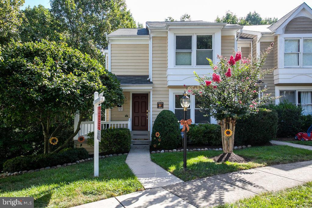 1421 Newport Spring Court Reston, VA 20194 - Photo 1 of 32 Gallery Image 1
