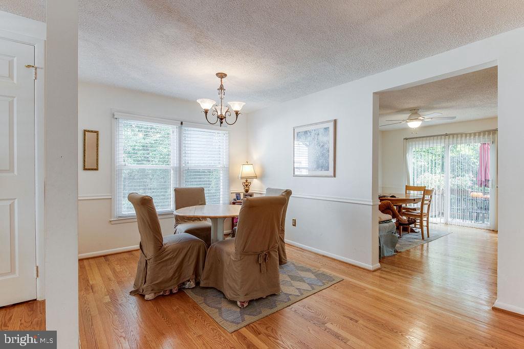 1421 Newport Spring Court Reston, VA 20194 - Photo 13 of 32 Gallery Image 13