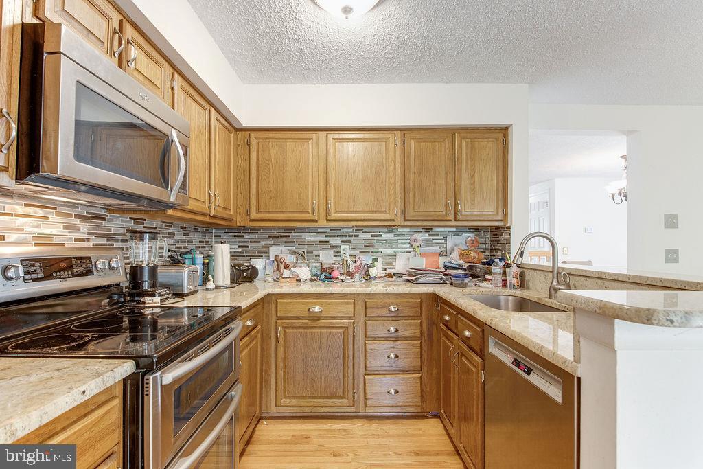 1421 Newport Spring Court Reston, VA 20194 - Photo 15 of 32 Gallery Image 15