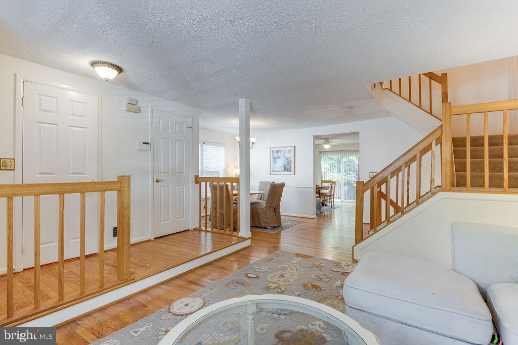 1421 Newport Spring Court Reston, VA 20194 - Photo 8 of 32 Gallery Image 8