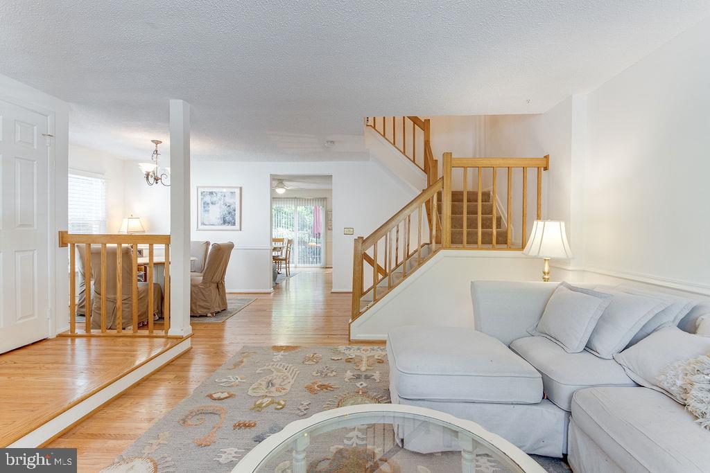 1421 Newport Spring Court Reston, VA 20194 - Photo 9 of 32 Gallery Image 9