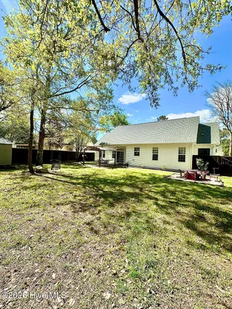 $2,600 | 425 North Belvedere Drive, Hampstead, NC 28443