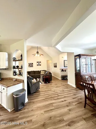 $2,600 | 425 North Belvedere Drive, Hampstead, NC 28443