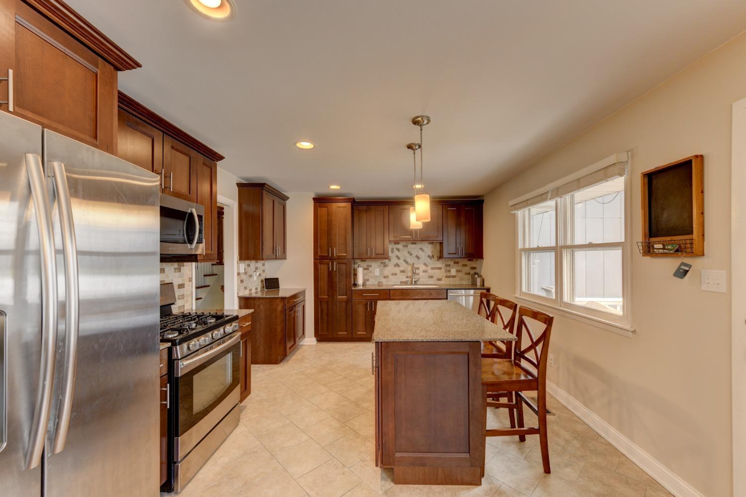 9908 Redbud Road Munster, IN 46321 - Photo 9 of 31 1500x999