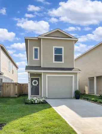 $1,900 | 914 Pertuso Lane, Huffman, TX 77336