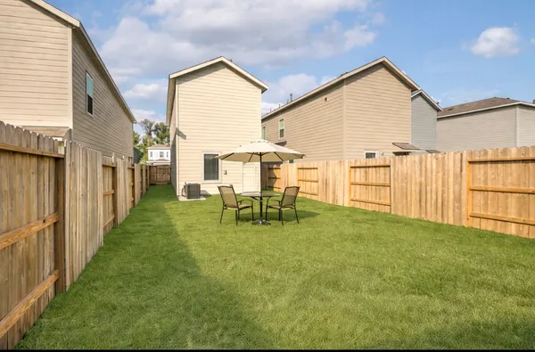 $1,900 | 914 Pertuso Lane, Huffman, TX 77336