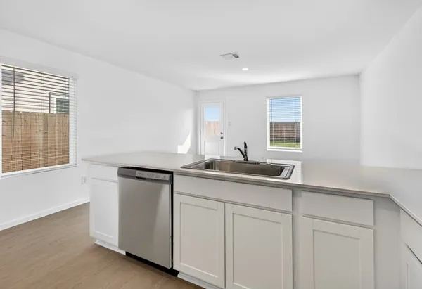 $1,900 | 914 Pertuso Lane, Huffman, TX 77336