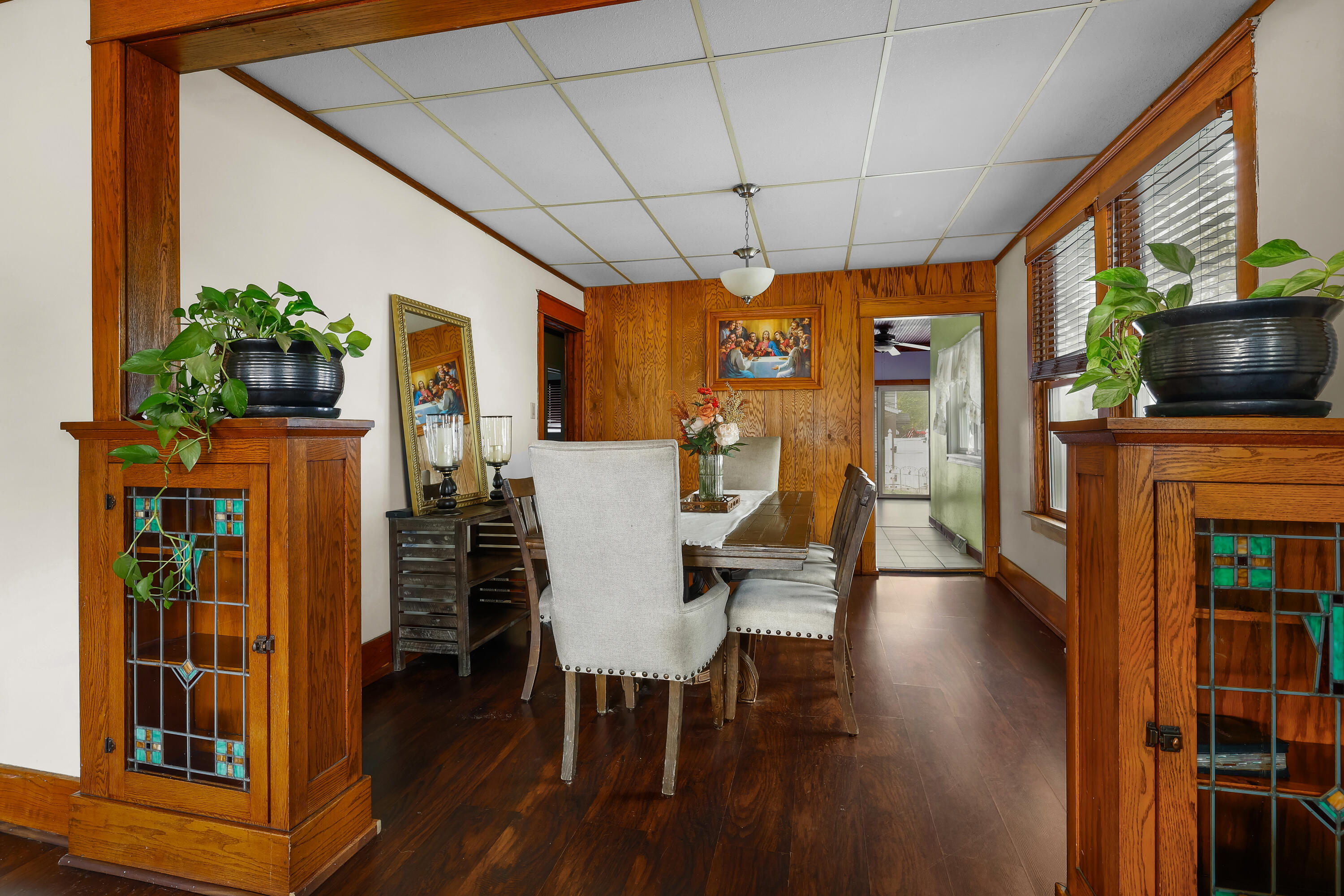 1402 George Street La Crosse, WI 54603 - Photo 5 of 20 Built Ins