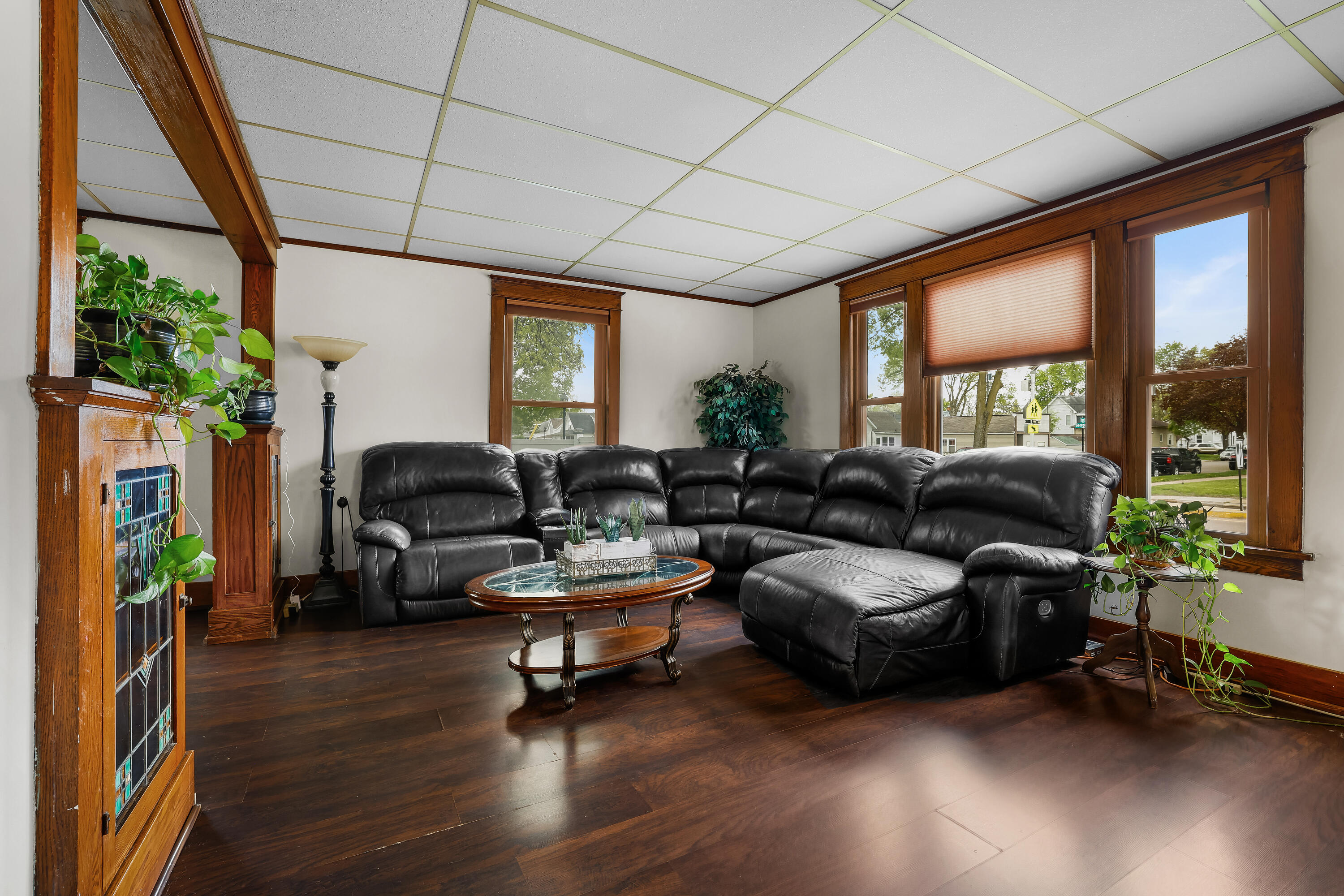 1402 George Street La Crosse, WI 54603 - Photo 6 of 20 Living Room