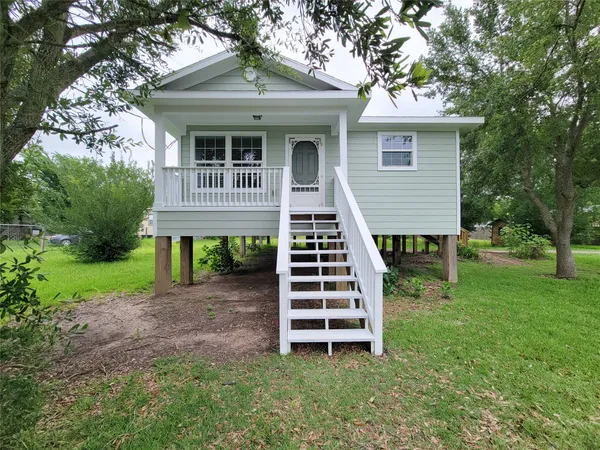 $2,000 | 315 20th Street, San Leon, TX 77539